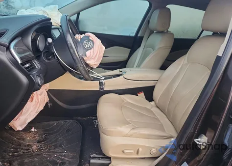 2020 Buick Envision Essence z USA, uszkodzony, nr VIN LRBFXCSA5LD094336